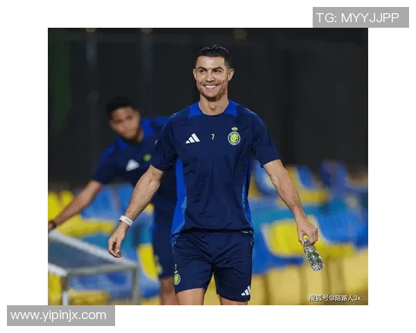 足球球星装上假肢顽强复出展现运动精神与生命坚韧